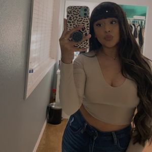 Meet your Posher, Areli